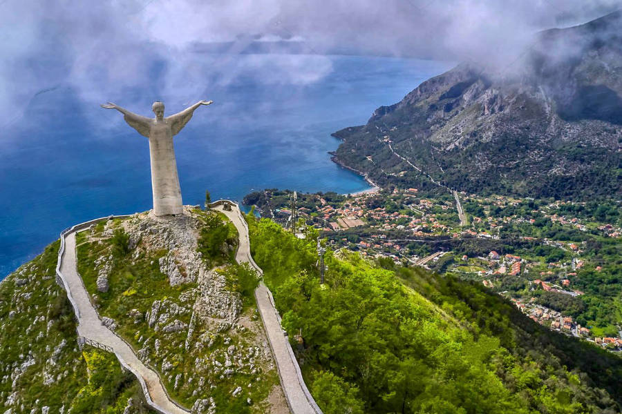 Maratea Mare E Centro Storico Km Di Costa Tra Torri Spiagge E Mare