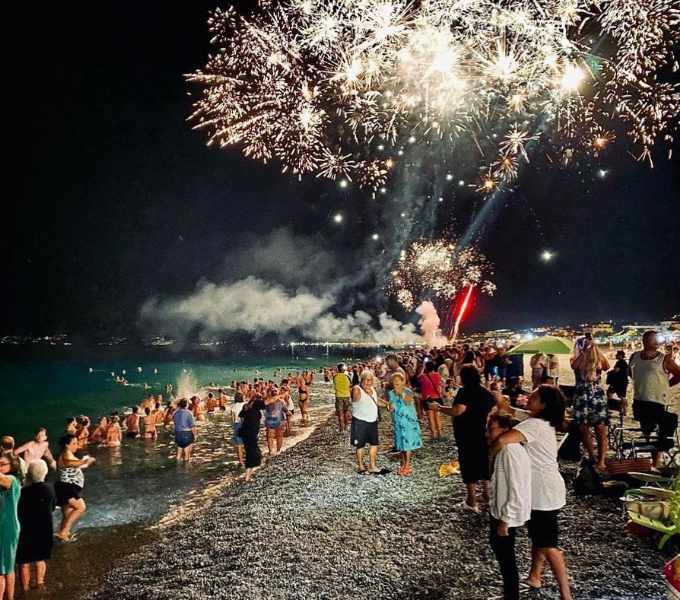 Processione mare fuochi artificio